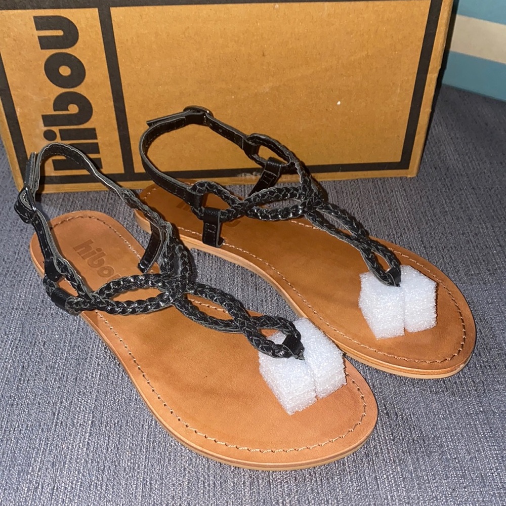 Hibou Women’s sandals size 6